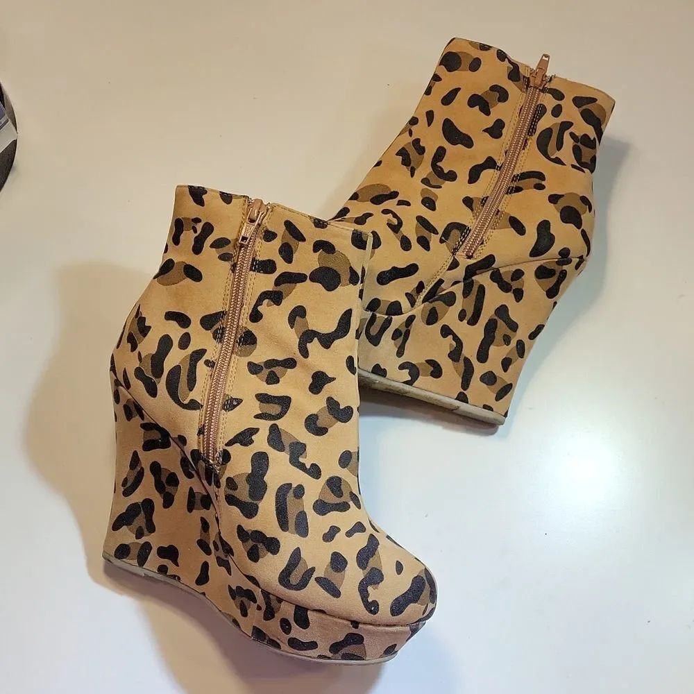 HERSTYLE ROUND TOE ZIP CLOSURE ANIMAL LEOPARD PRINT ANKLE BOOTIES - Picture 9 of 14
